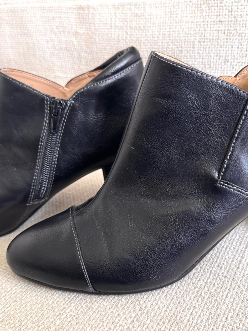 Naturalizer Black Leather Ankle Booties with Side Zip